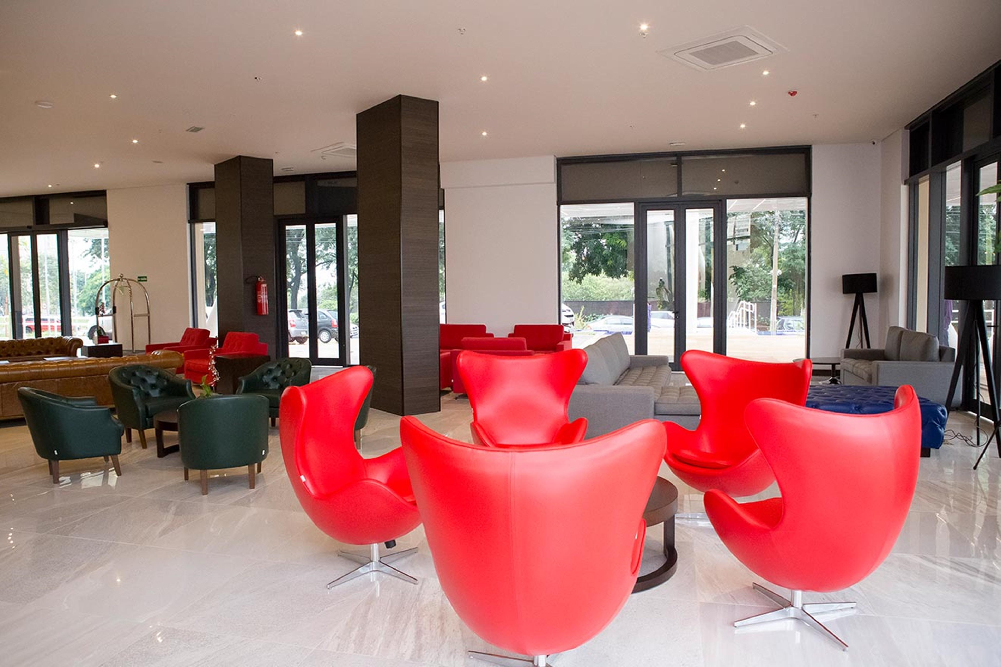 Tryp By Wyndham Ribeirao Preto Hotel Bagian luar foto The lounge at the airport