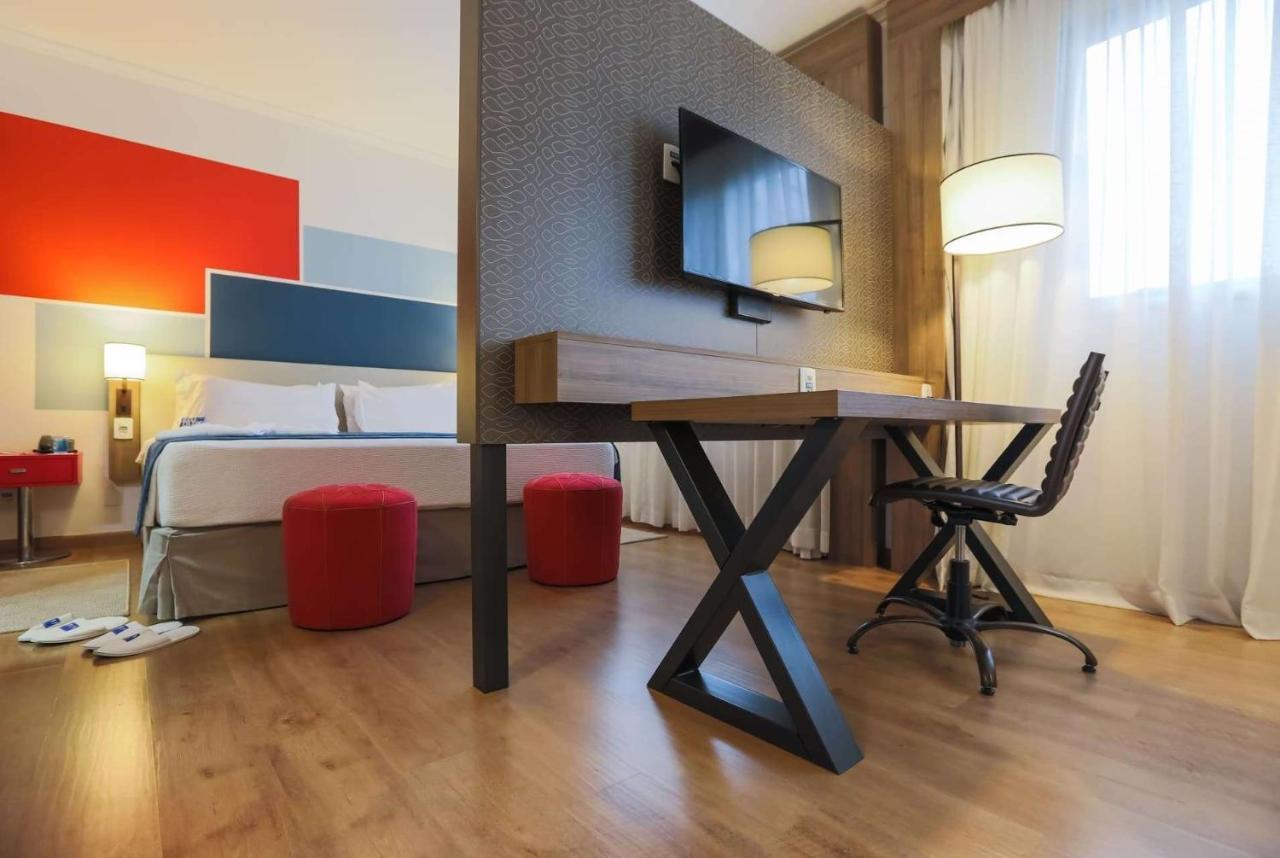 Tryp By Wyndham Ribeirao Preto Hotel Bagian luar foto Room of the hotel