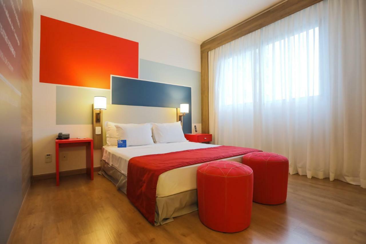 Tryp By Wyndham Ribeirao Preto Hotel Bagian luar foto A room at the hotel